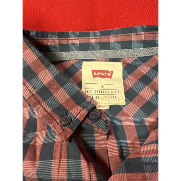 Levi's Men's Plaid Short Sleeve Button-Up Shirt, Size M - Picture 4 of 5